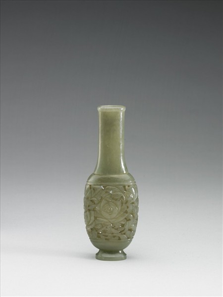 玉鏤空牡丹紋扁圓瓶