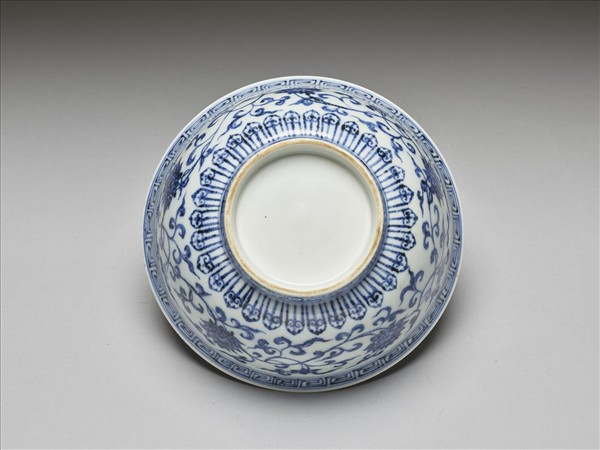 青花四季花卉紋碗