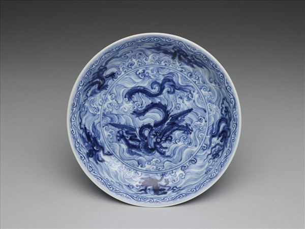 青花波濤海獸紋盤