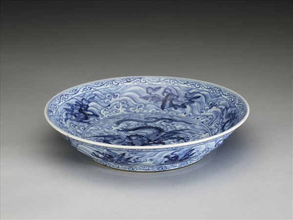 青花波濤海獸紋盤