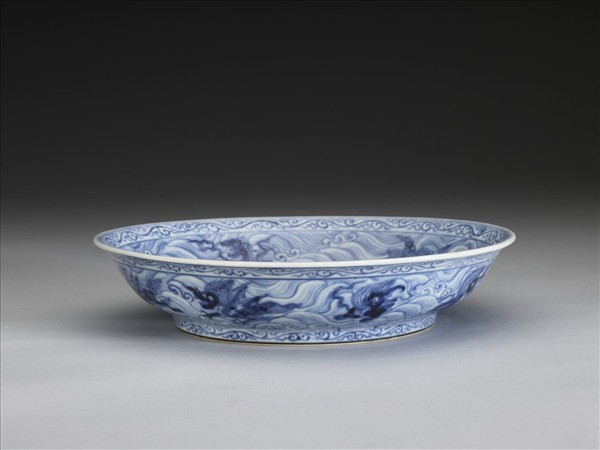 青花波濤海獸紋盤
