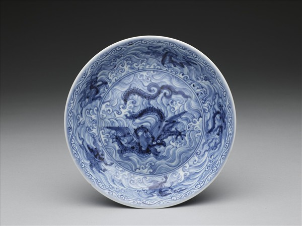 青花波濤海獸紋盤