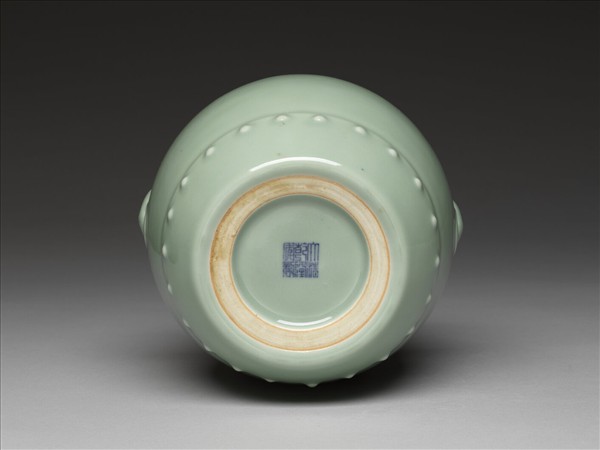 仿龍泉釉鼓式罐