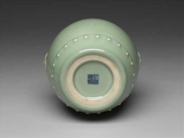 仿龍泉釉鼓式罐