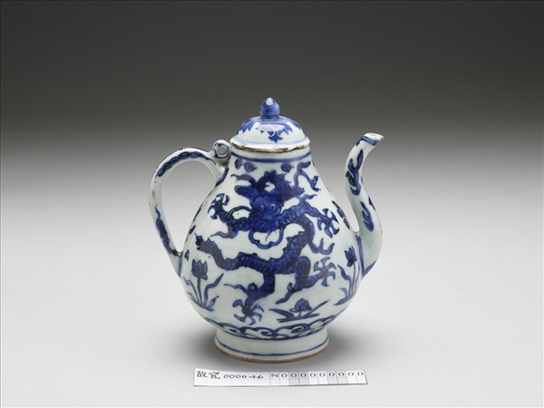 青花雲龍紋梨形壺
