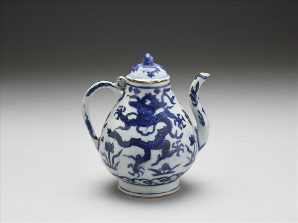 青花雲龍紋梨形壺