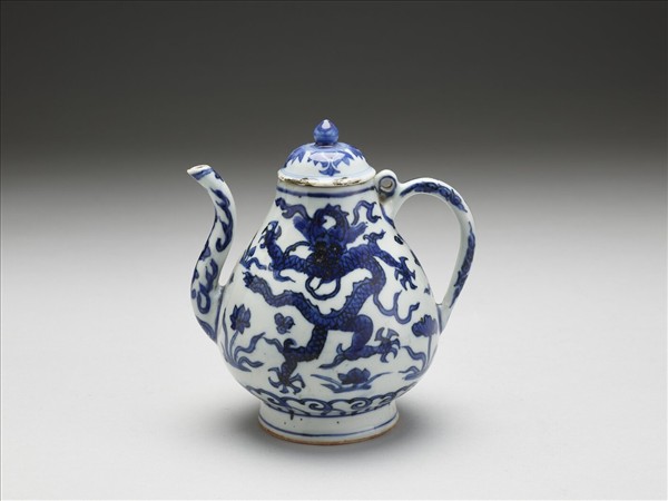 青花雲龍紋梨形壺