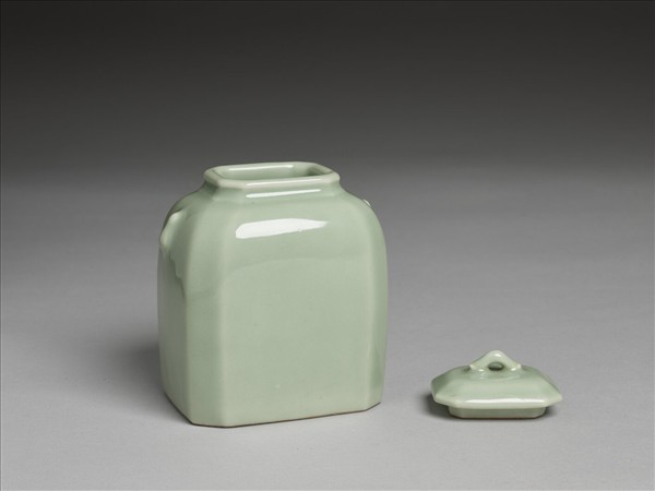 冬青釉八方蓋罐