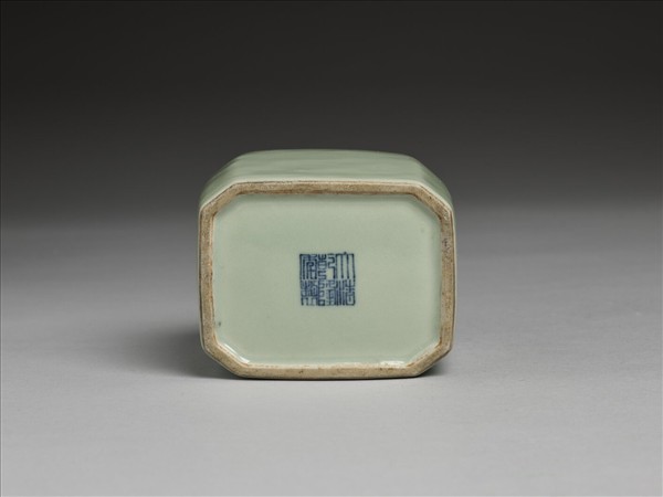 冬青釉八方蓋罐