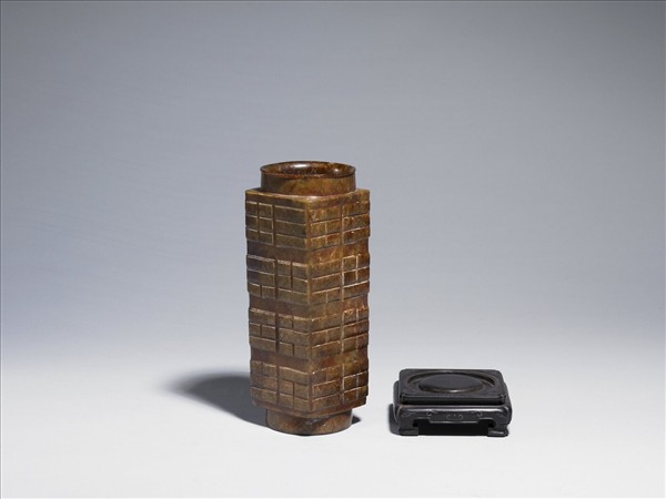 八卦紋玉琮式瓶