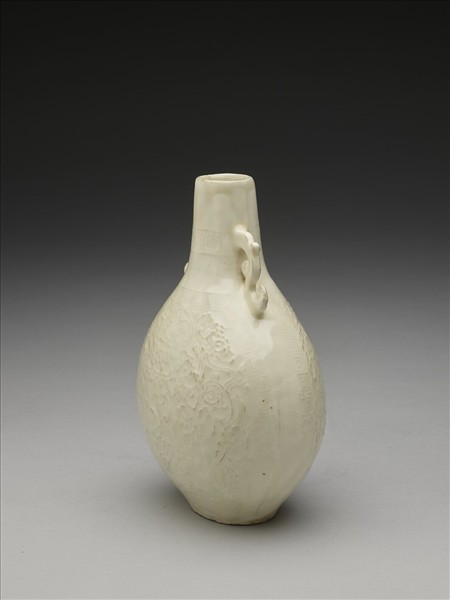 白瓷印花雲蝠扁壺