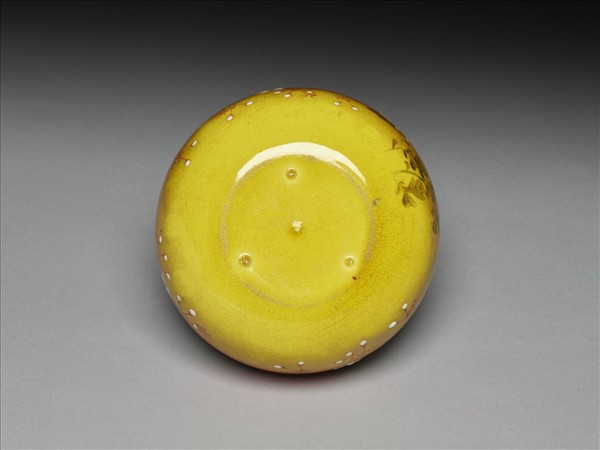 粉彩描金果式盒