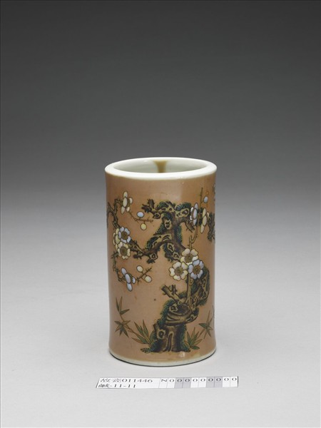 紫金地粉彩梅竹紋筆筒