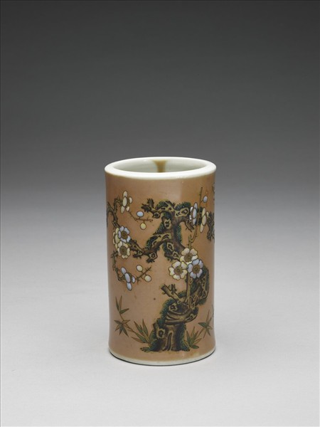 紫金地粉彩梅竹紋筆筒