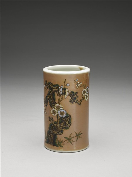 紫金地粉彩梅竹紋筆筒