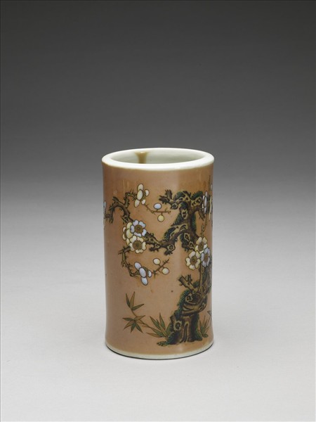 紫金地粉彩梅竹紋筆筒