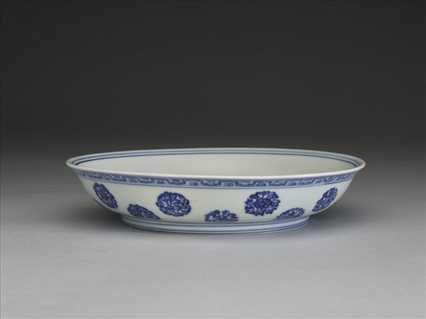 青花四季團花紋盤