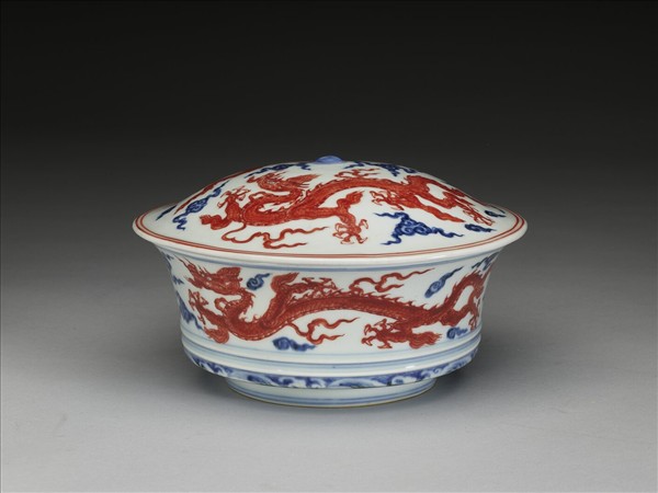 青花描紅雲龍紋蓋碗