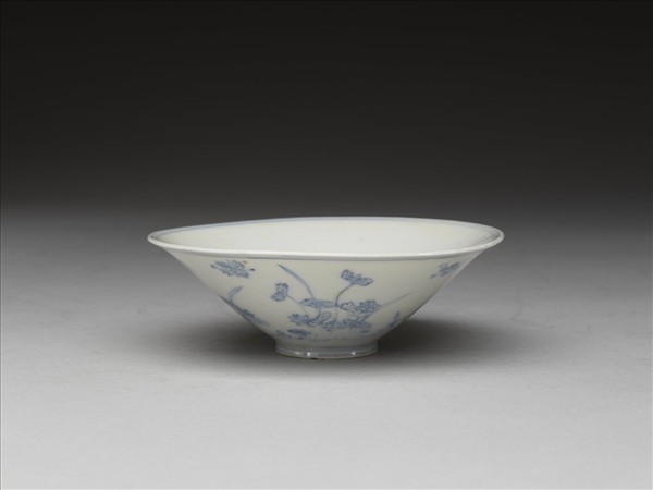 青花蓮塘紋茶鍾