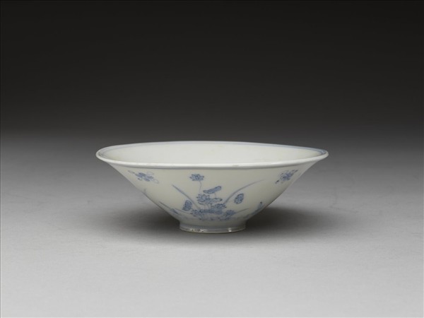 青花蓮塘紋茶鍾