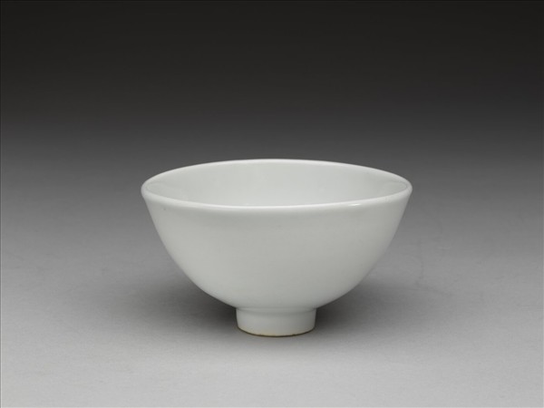 甜白釉蓮子茶鍾