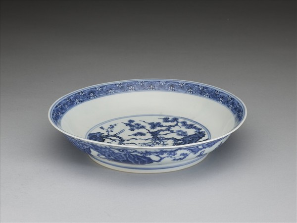 青花三友仕女圖盤