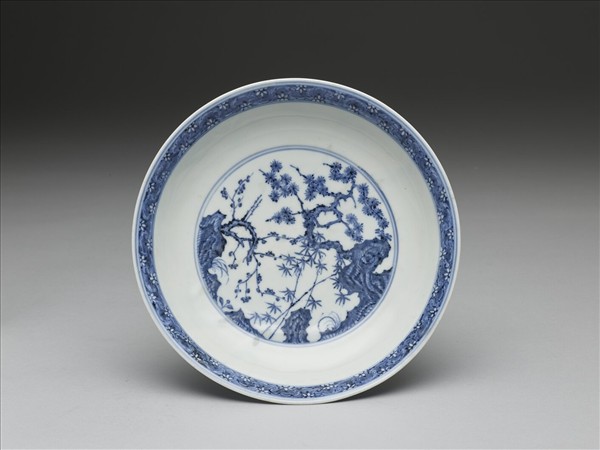 青花三友仕女圖盤