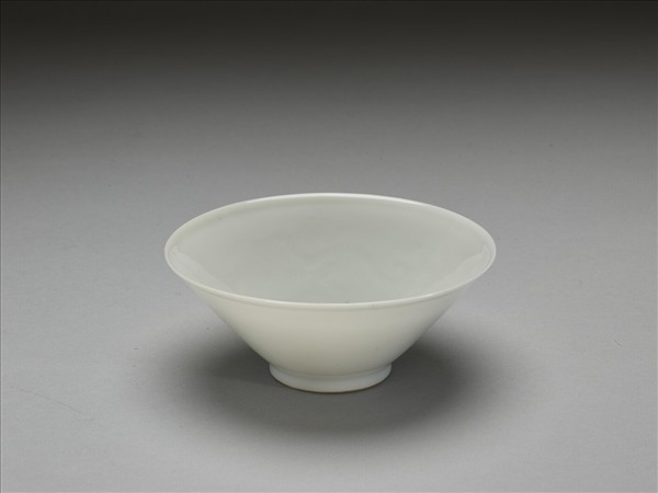 白瓷綠彩雲龍紋茶鍾