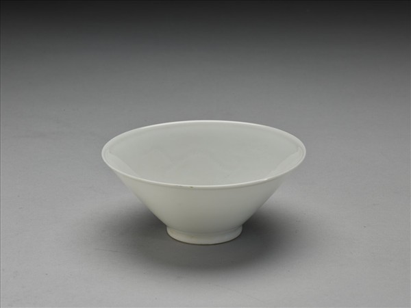 白瓷綠彩雲龍紋茶鍾