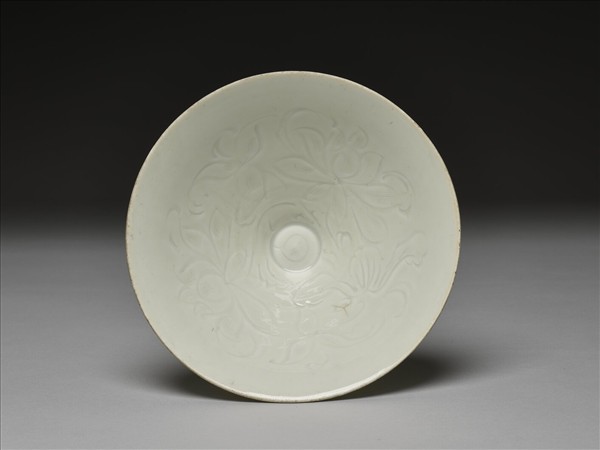 景德鎮窯系 白瓷劃花花卉紋斗笠碗