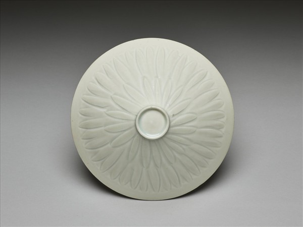 景德鎮窯系 白瓷劃花花卉紋斗笠碗