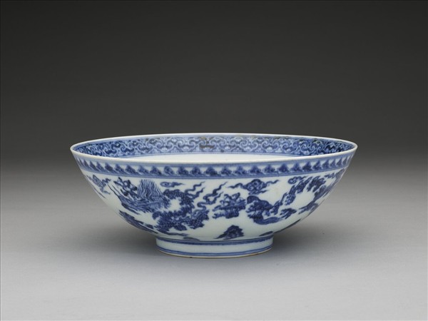 青花雲龍紋碗