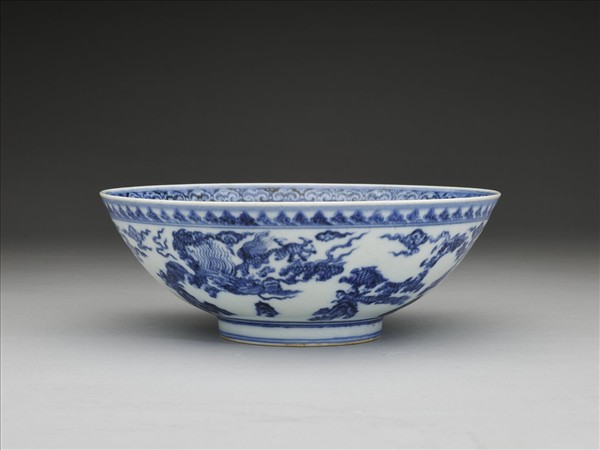 青花雲龍紋碗