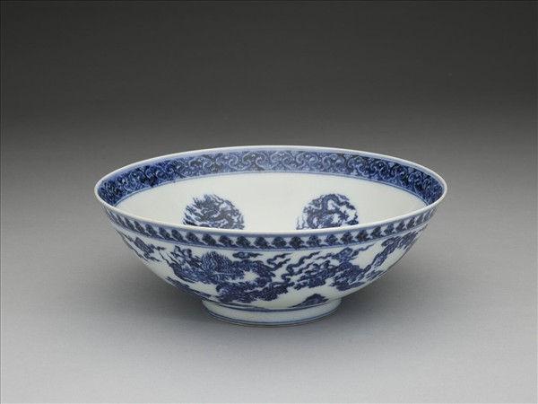 青花雲龍紋碗