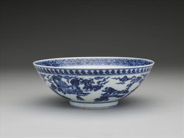 青花雲龍紋碗