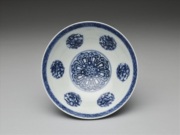 青花雲龍紋碗