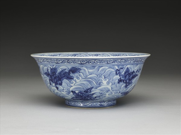 青花波濤海獸紋碗