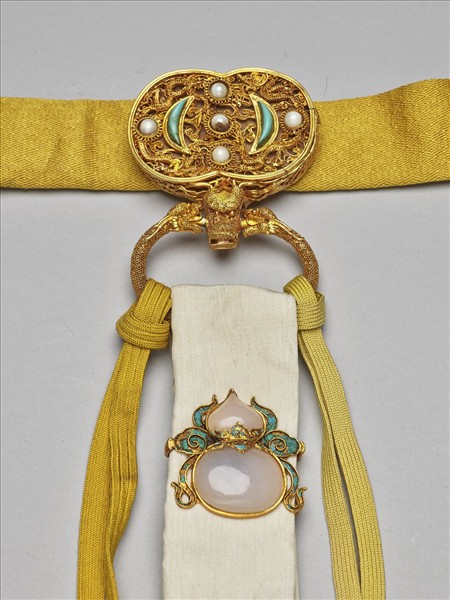 鍍金鏤花帶扣朝帶