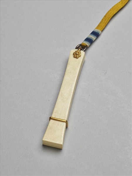 鍍金鏤花帶扣朝帶