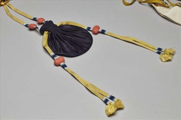 鍍金鏤花帶扣朝帶