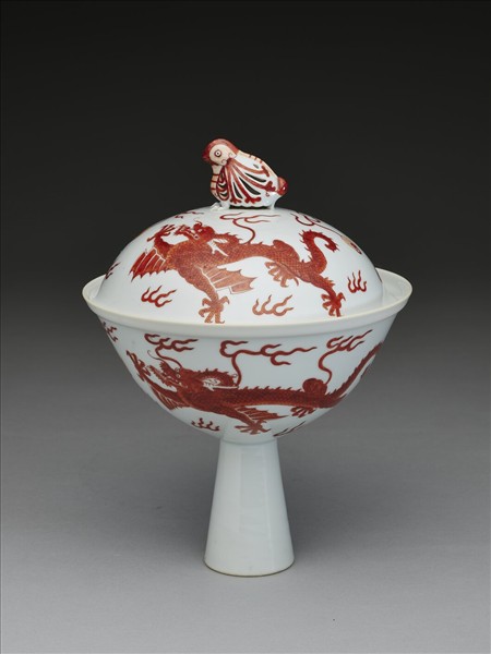 描紅雲龍戲珠紋高足蓋碗