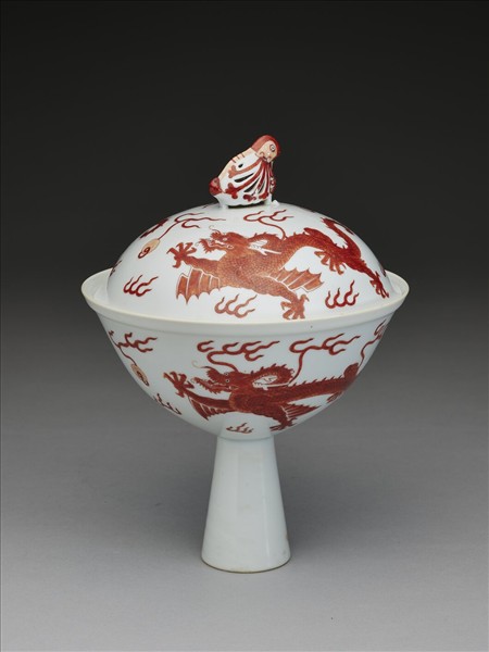 描紅雲龍戲珠紋高足蓋碗