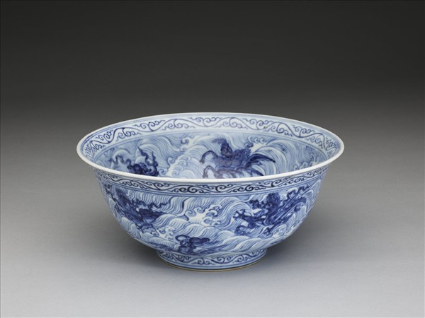 青花波濤海獸紋碗