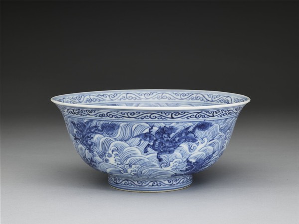 青花波濤海獸紋碗