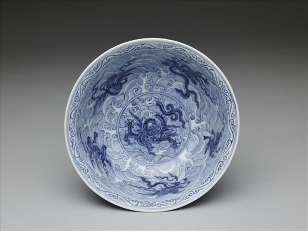 青花波濤海獸紋碗
