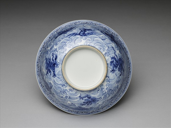 青花波濤海獸紋碗