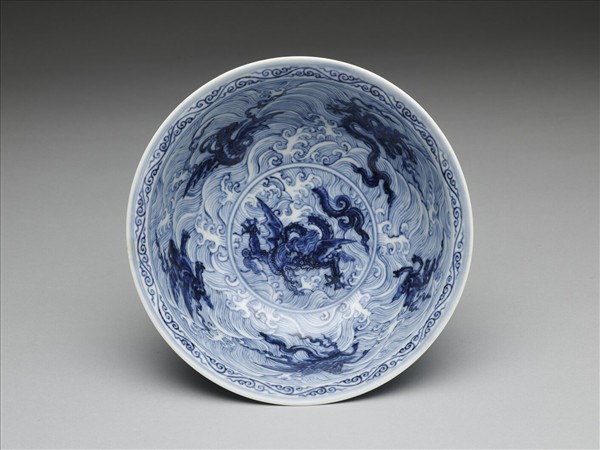 青花波濤海獸紋碗