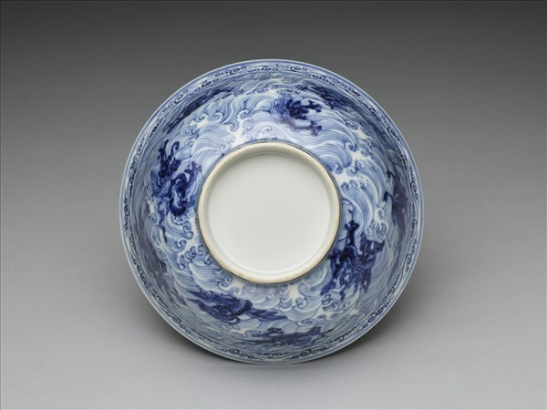 青花波濤海獸紋碗