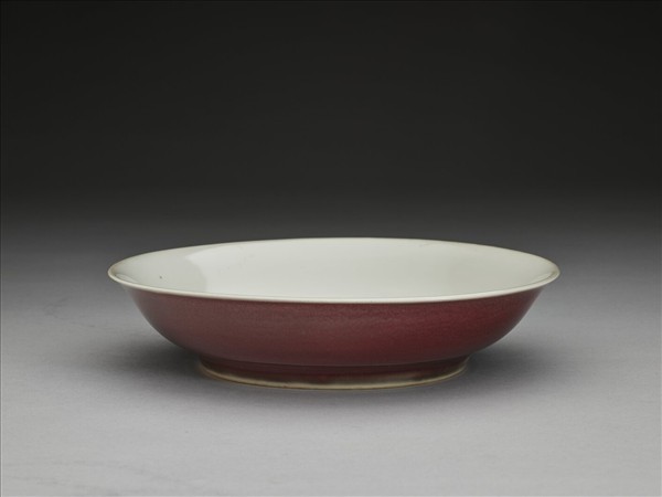 霽紅釉白裡盤