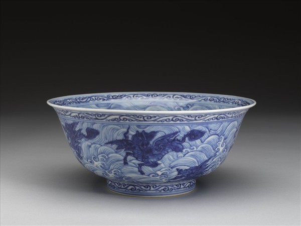 青花波濤海獸紋碗